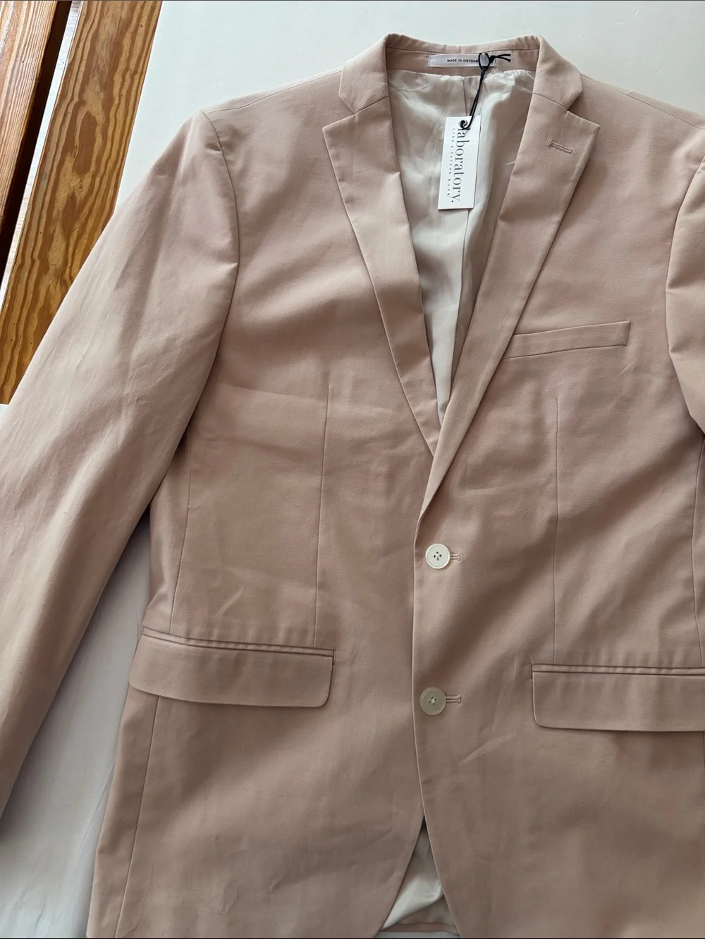 Men's Pale Pink Two-Piece Suit Jacket & Pants